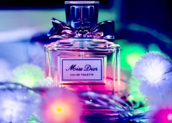 What does miss dior original smell like