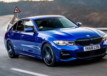 BMW 320i vs. 328i: Which One is Better for You?